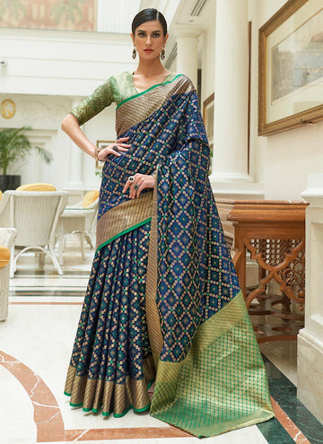 Classic Look Silk Navy Blue Bandhani Patola Saree With Contrast Blouse